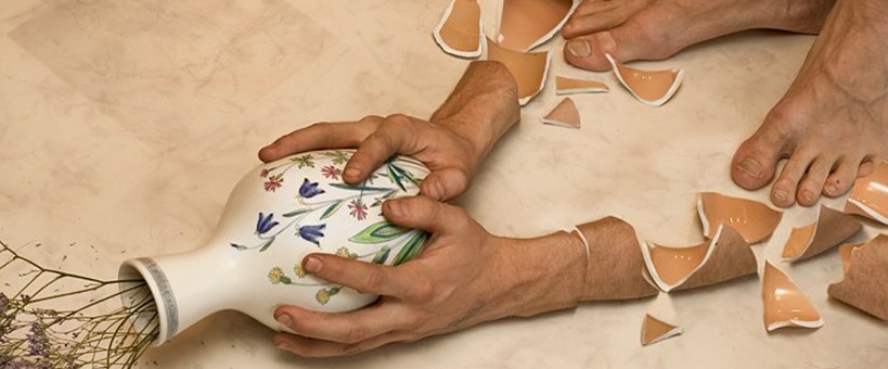 amazing photoshop of broken arms simulating ceramic